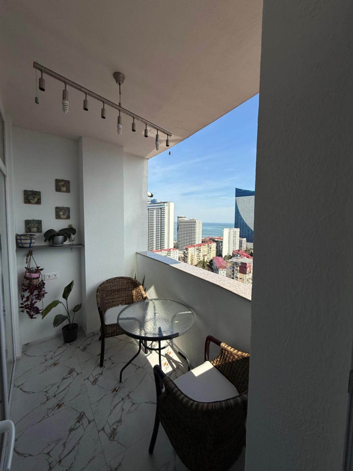 Tamuna'S Cozy Apartment Batumi Exterior foto