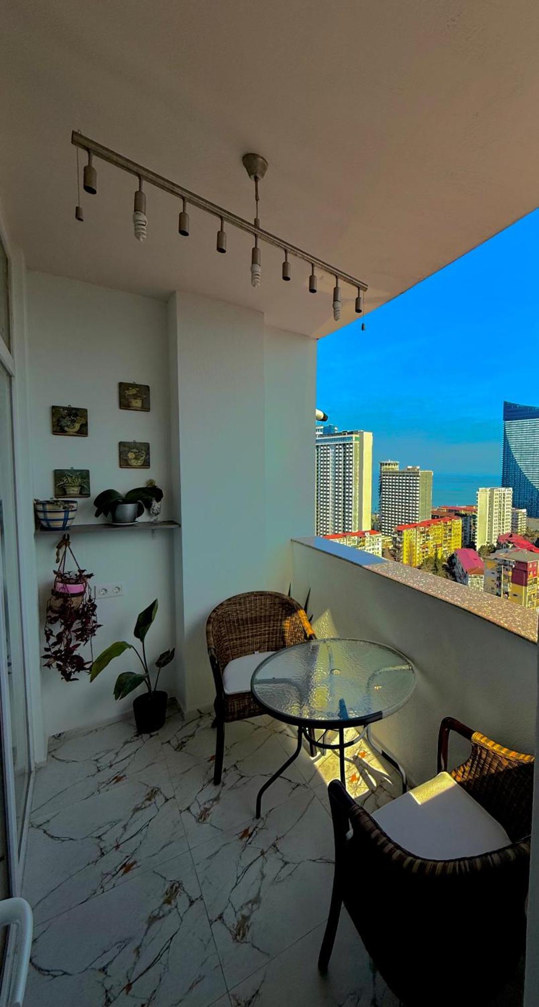 Tamuna'S Cozy Apartment Batumi Exterior foto